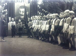 Campo estivo. Adunata ufficiale (dalla serie "Bambini"), 1934